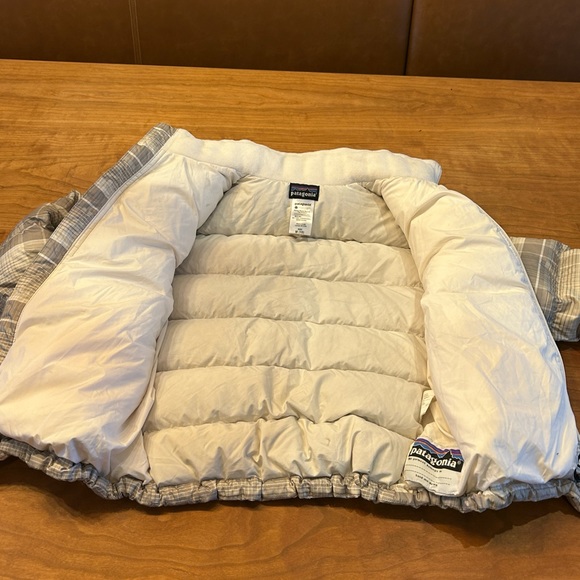EUC Patagonia as-warm-as they get! goose-down puffer coat - Picture 3 of 8